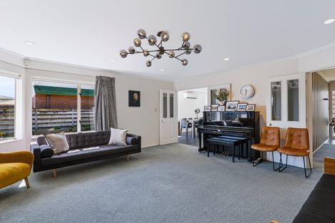 Photo of property in 6 Edna Wills Place, Hawera, 4610