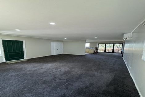 Photo of property in 302 Wairau Road, Glenfield, Auckland, 0629