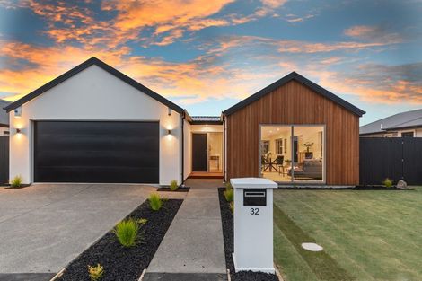 Photo of property in 32 Timara Crescent, Marshland, Christchurch, 8083