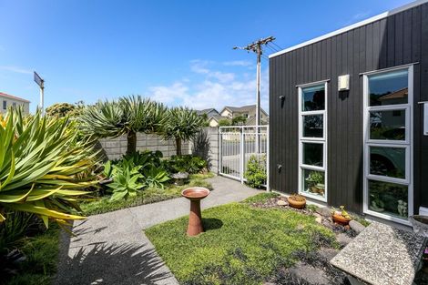 Photo of property in 2 Cutfield Road, New Plymouth, 4310