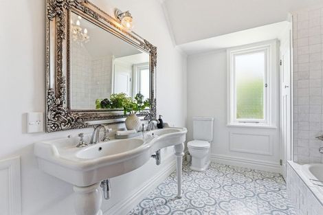 Photo of property in 4 Kent Road, Saint Johns Hill, Whanganui, 4501