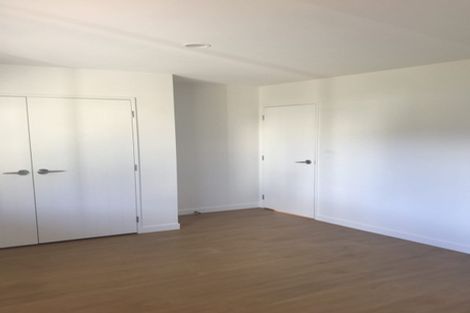 Photo of property in 24 Para Close, Fairview Heights, Auckland, 0632