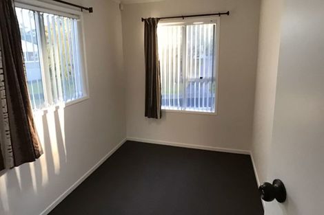 Photo of property in 22 Hartley Terrace, Massey, Auckland, 0614