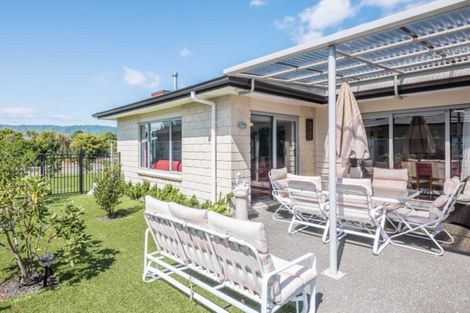Photo of property in 14 Petrel Close, Paraparaumu Beach, Paraparaumu, 5032