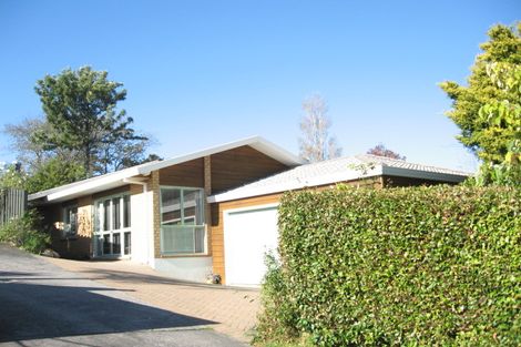 Photo of property in 2/37 Pickwick Parade, Mellons Bay, Auckland, 2014