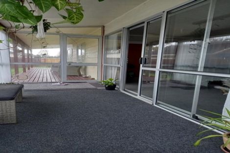 Photo of property in 10 Grange Place, Milson, Palmerston North, 4414