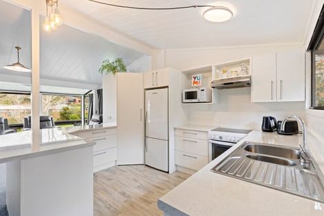 Photo of property in 87 Poplar Grove, Whalers Gate, New Plymouth, 4310