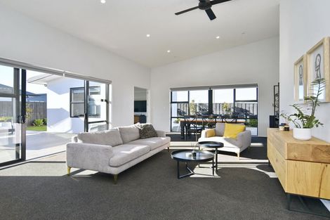 Photo of property in 33 Highgate Drive, Rangiora, 7400