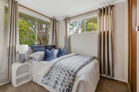 Photo of property in 12 Finn Place, Totara Vale, Auckland, 0629