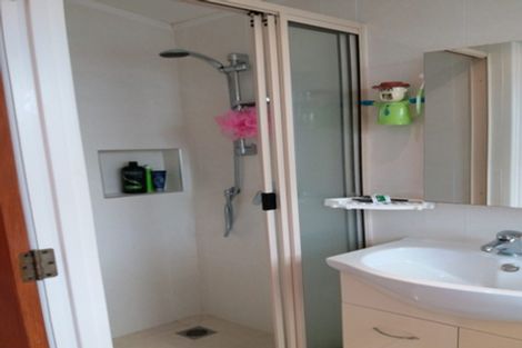 Photo of property in 19 St Simon Place, Botany Downs, Auckland, 2010