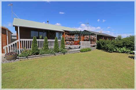 Photo of property in 13 Te Awa Street, Foxton Beach, Foxton, 4815