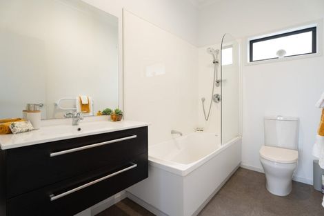 Photo of property in 7 Forbes Lane, Newlands, Wellington, 6037