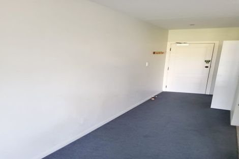 Photo of property in Grandstand Apartments, 37/80 Kent Terrace, Mount Victoria, Wellington, 6011