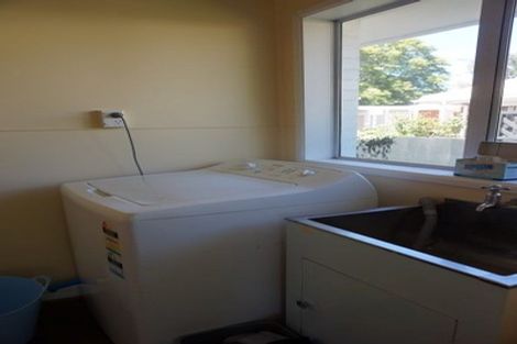 Photo of property in 215 Memorial Avenue, Burnside, Christchurch, 8053