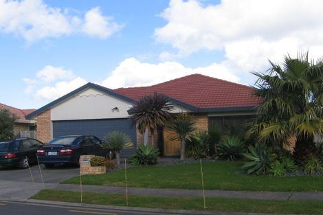 Photo of property in 13 Balla Place, East Tamaki, Auckland, 2016