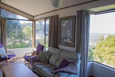 Photo of property in 37 Seddon Street, Waikanae, 5036