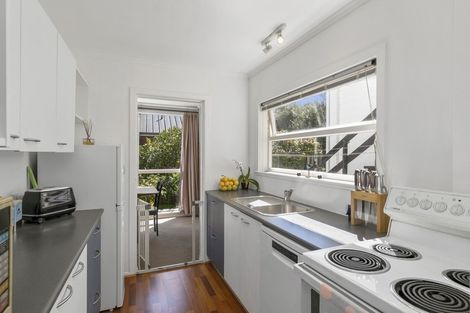 Photo of property in 6/3 Kowhai Street, Eastbourne, Lower Hutt, 5013