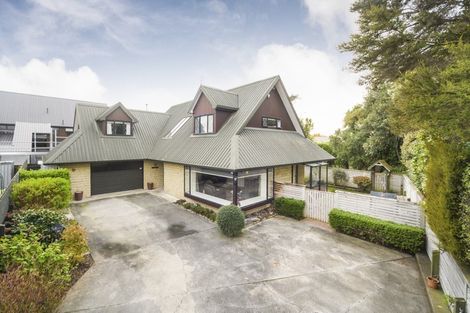 Photo of property in 18 Hanmer Place, Highbury, Palmerston North, 4412