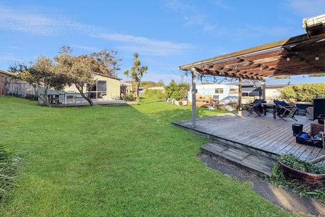Photo of property in 110 Park Avenue, Waitarere Beach, Levin, 5510