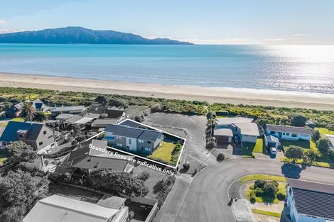 Photo of property in 31 Oratia Street, Waikanae Beach, Waikanae, 5036