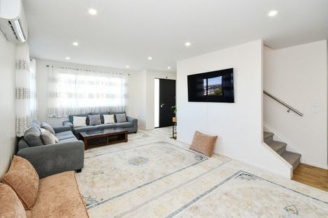 Photo of property in 22 Kirikiri Drive, Papakura, 2110
