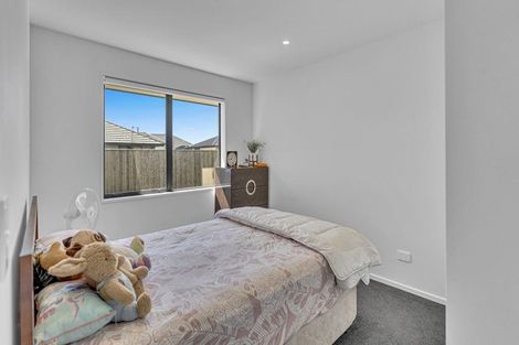 Photo of property in 132 Shillingford Boulevard, Rolleston, 7615