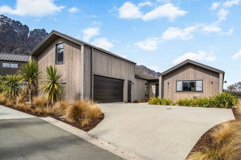 Photo of property in 5 Durness Court, Jacks Point, Queenstown, 9371