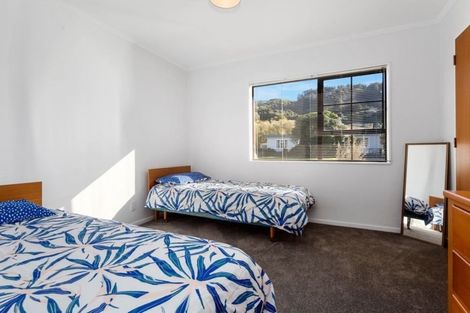 Photo of property in 16 Rossiter Street, Tawa, Wellington, 5028