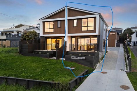 Photo of property in 2/32 Beulah Avenue, Rothesay Bay, Auckland, 0630