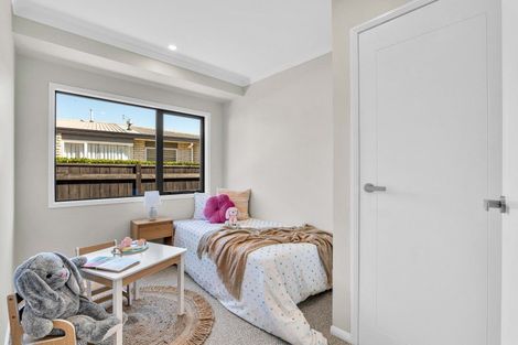 Photo of property in 17 Chatswood Grove, Fitzroy, New Plymouth, 4312