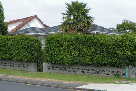 Photo of property in 2/321 Lake Road, Hauraki, Auckland, 0622