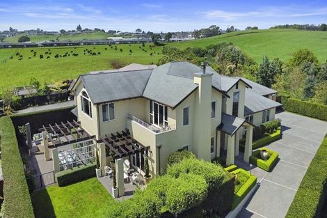 Photo of property in 8b Sampson Avenue, Waiwhakaiho, New Plymouth, 4312