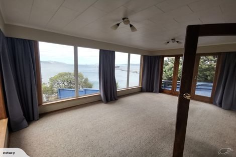 Photo of property in 1 Howard Road, Point Howard, Lower Hutt, 5013