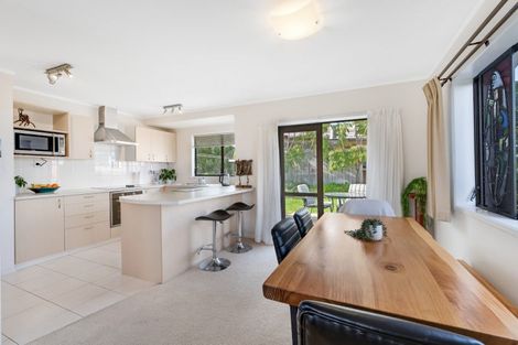 Photo of property in 2/42 Cromdale Avenue, Highland Park, Auckland, 2010