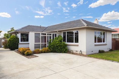 Photo of property in 262 Main North Road, Redwood, Christchurch, 8051