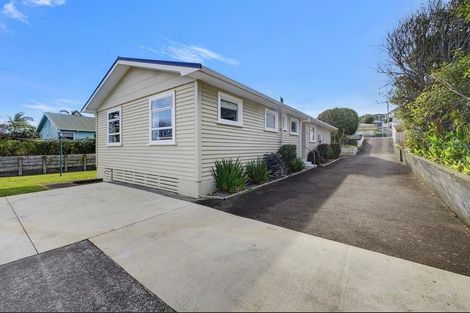 Photo of property in 71 Ngamotu Road, Spotswood, New Plymouth, 4310