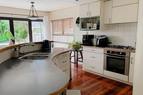 Photo of property in 2/95 Oaktree Avenue, Browns Bay, Auckland, 0630