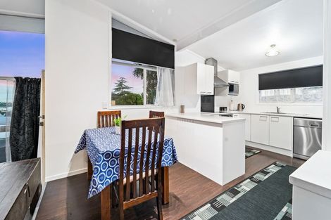Photo of property in 35 Waimumu Road, Massey, Auckland, 0614