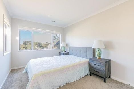Photo of property in 54 Harrowglen Drive, Northcross, Auckland, 0630