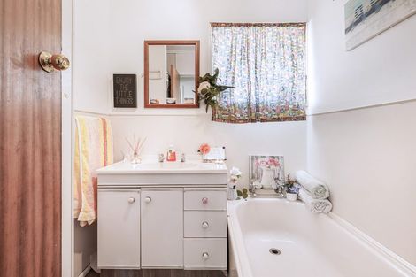 Photo of property in 65 Resthill Crescent, Glenview, Hamilton, 3206