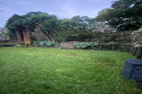 Photo of property in 15 Atlantis Place, Totara Vale, Auckland, 0629