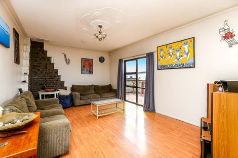 Photo of property in 143 Ngamotu Road, Spotswood, New Plymouth, 4310