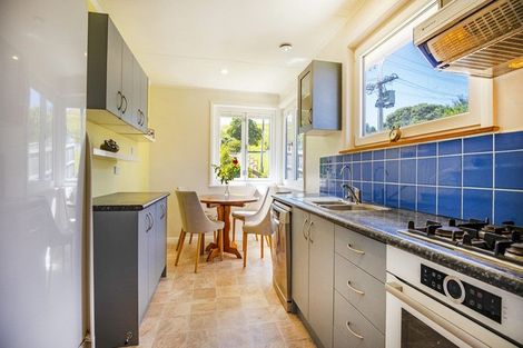 Photo of property in 32 Roseman Avenue, Mount Roskill, Auckland, 1041