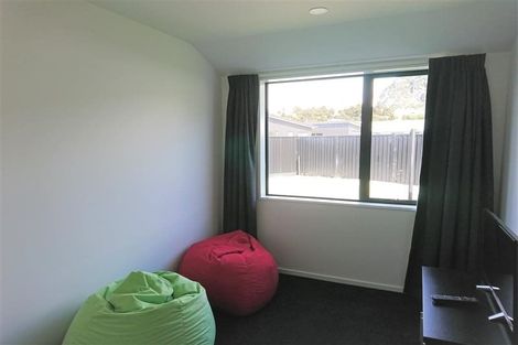 Photo of property in 40 Marbleleaf Lane, Albert Town, Wanaka, 9305