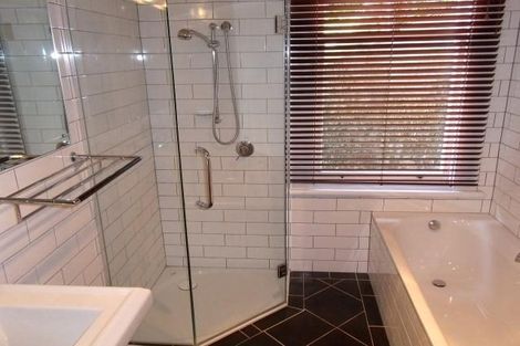 Photo of property in 16 Sealy Road, Bluff Hill, Napier, 4110