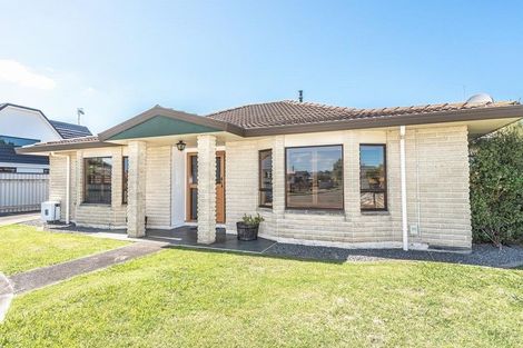 Photo of property in 11 Warwick Place, Springvale, Whanganui, 4501