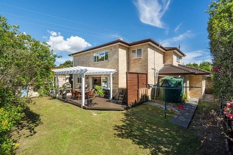 Photo of property in 17 Witton Place, Schnapper Rock, Auckland, 0632