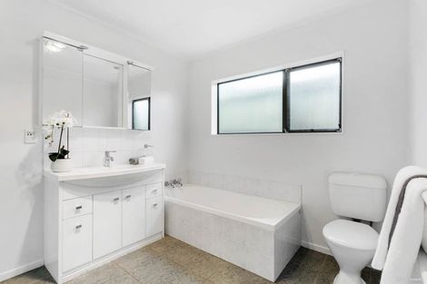 Photo of property in 1/13 Thornton Road, Milford, Auckland, 0620