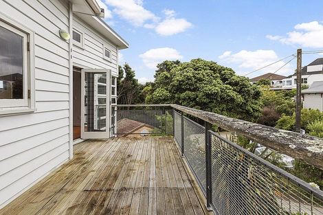 Photo of property in 85a Nevay Road, Miramar, Wellington, 6022