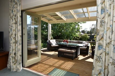 Photo of property in 17 Moreton Road, Carterton, 5713